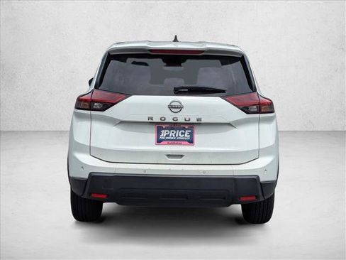 Used 2024 Nissan Rogue S FWD image 5