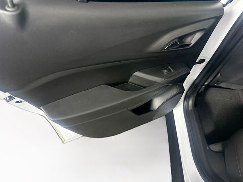 Used 2025 Chevrolet Trax LS image 24