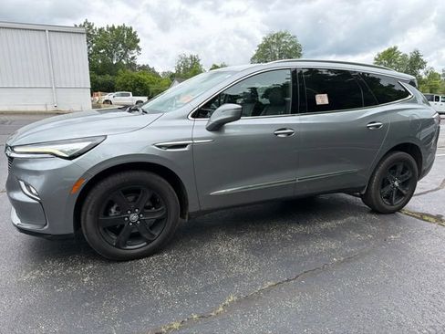 Used 2023 Buick Enclave Essence w/ Sport Touring Edition AWD/4WD image 7