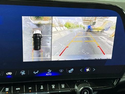 Used 2024 Chevrolet Blazer EV LT AWD/4WD image 30