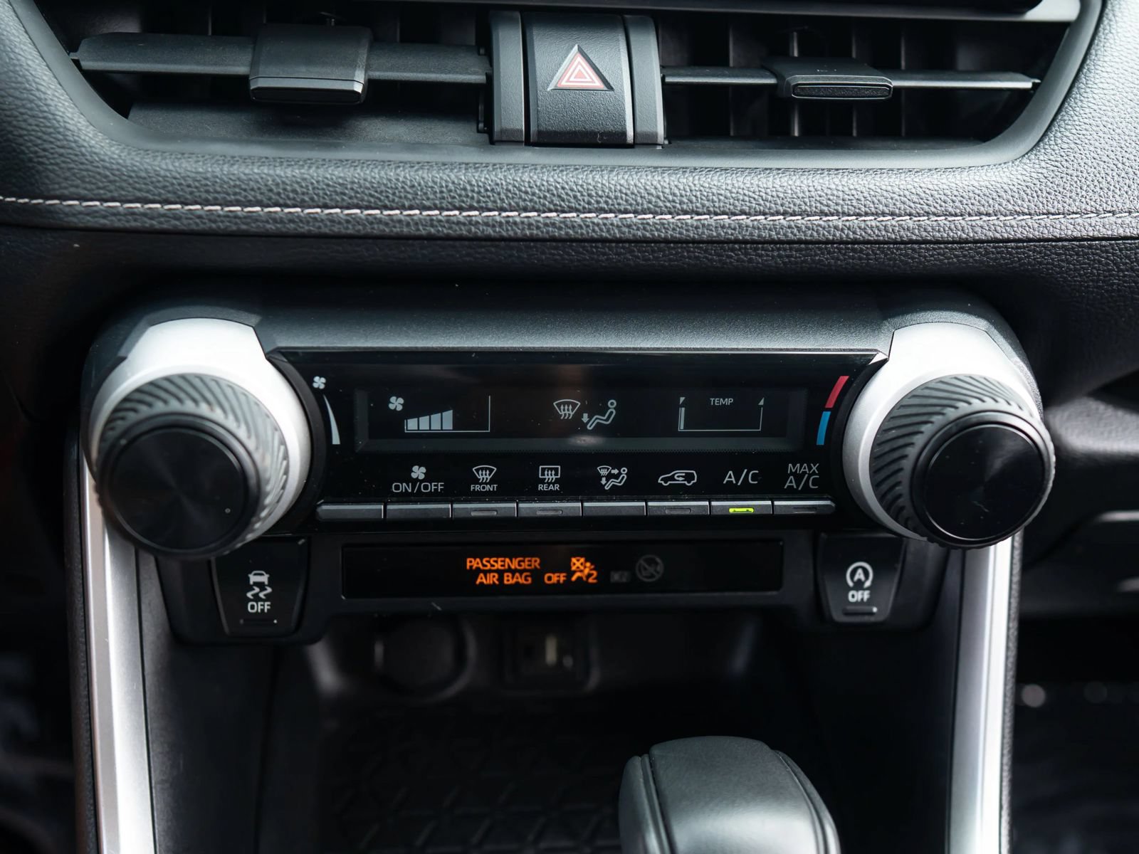 Used 2019 Toyota RAV4 LE w/ All Weather Liner Package AWD/4WD image 34