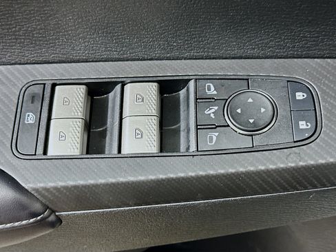 Used 2024 Mitsubishi Outlander SE AWD/4WD image 15