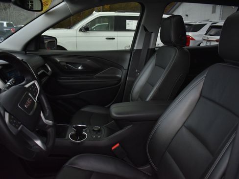 Used 2022 GMC Terrain SLT w/ Tech Package image 16