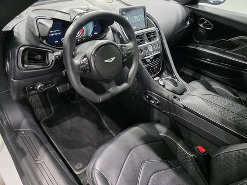 Used 2023 Aston Martin DBS Superleggera image 3