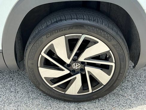 Used 2024 Volkswagen Atlas SE FWD image 29