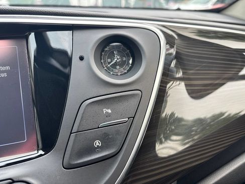 Certified 2019 Buick Envision Essence AWD/4WD image 29