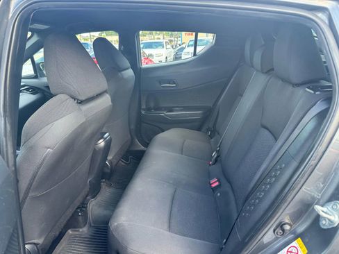 Used 2018 Toyota C-HR XLE image 10