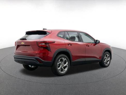Used 2025 Chevrolet Trax LT w/ LT Convenience Package FWD image 7