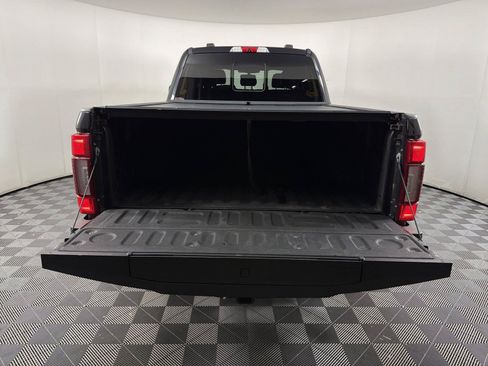 Used 2022 Ford F250 Lariat w/ Black Appearance Package AWD/4WD image 16