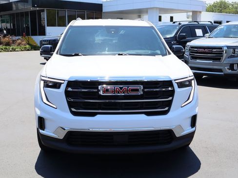 Certified 2025 GMC Acadia Elevation FWD image 4
