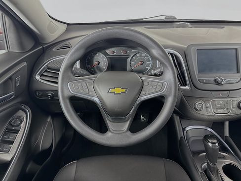 Used 2017 Chevrolet Malibu LT FWD image 19