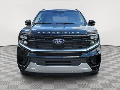 Certified 2025 Ford Expedition Platinum w/ Platinum Ultimate Package AWD/4WD image 8