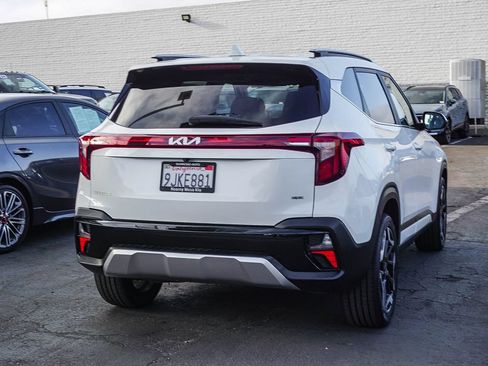Certified 2024 Kia Seltos SX w/ SX Sunroof Package AWD/4WD image 7
