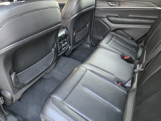 Used 2023 Jeep Grand Cherokee L Limited RWD image 21