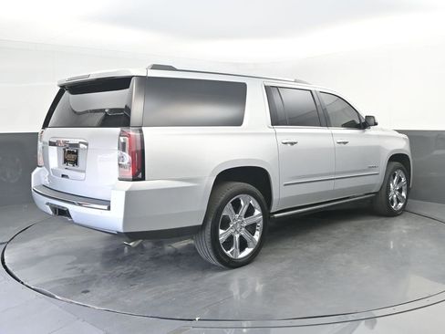 Used 2018 GMC Yukon XL Denali w/ Denali Ultimate Package AWD/4WD image 7