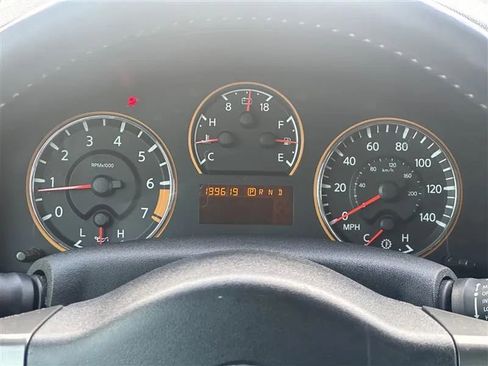 Used 2012 Nissan Armada Platinum image 25