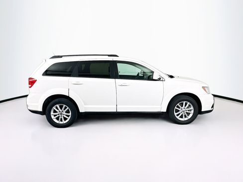 Used 2017 Dodge Journey SXT w/ Comfort/Convenience Group FWD image 10