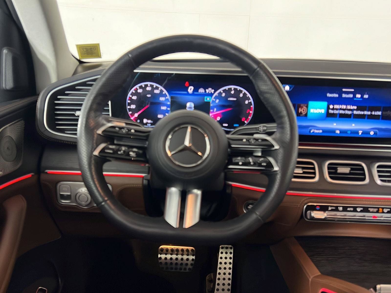 Used 2024 Mercedes-Benz GLS 580 4MATIC image 17