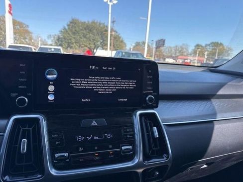 Used 2023 Kia Sorento SX image 33