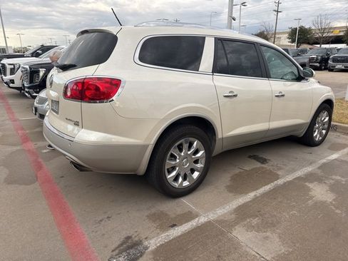 Used 2011 Buick Enclave CXL image 3