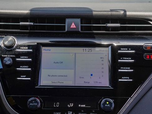 Used 2019 Toyota Camry SE w/ Carpet Mat Package FWD image 15