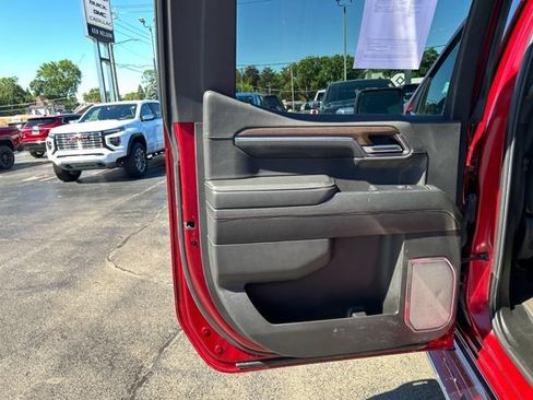 Used 2024 Chevrolet Silverado 1500 High Country w/ Technology Package AWD/4WD image 19