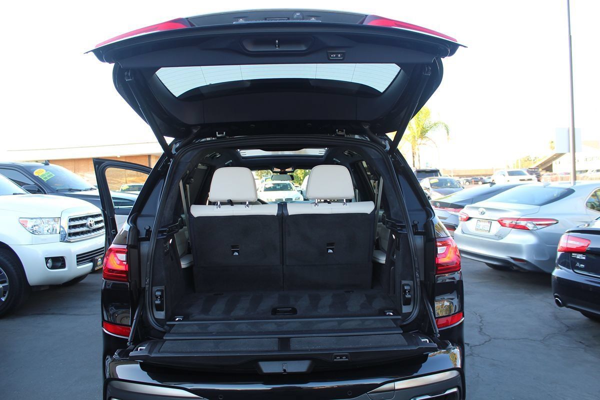 Used 2021 BMW X7 M50i w/ Dynamic Handling Package AWD/4WD image 41