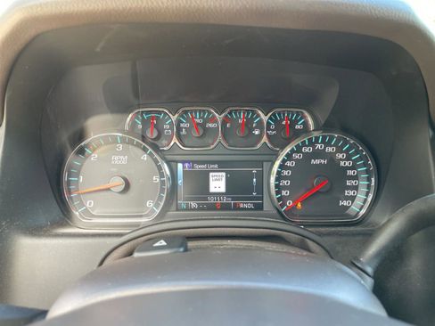 Used 2017 GMC Yukon SLT image 11