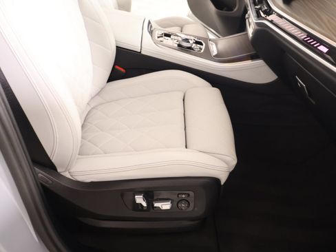 Used 2025 BMW X5 M60i AWD/4WD image 15