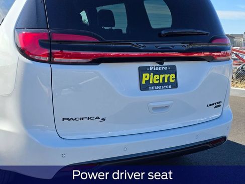 New 2027 Chrysler Pacifica Limited AWD/4WD image 8