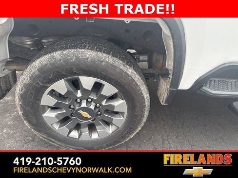 Used 2024 Chevrolet Silverado 2500 Custom w/ Custom Value Package image 10