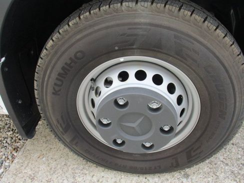 Used 2023 Mercedes-Benz Sprinter 4500 image 20