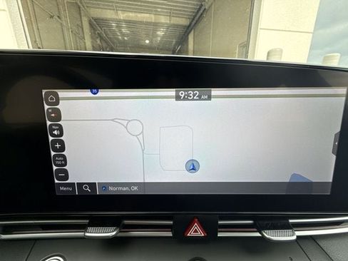 Used 2024 Hyundai Elantra SEL FWD image 18