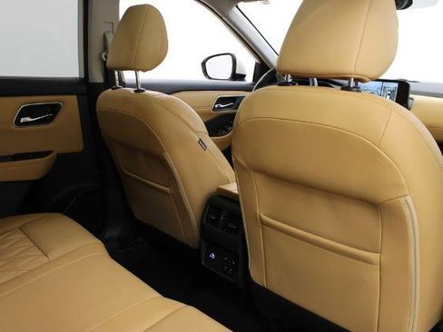 Certified 2021 Nissan Rogue Platinum FWD image 22