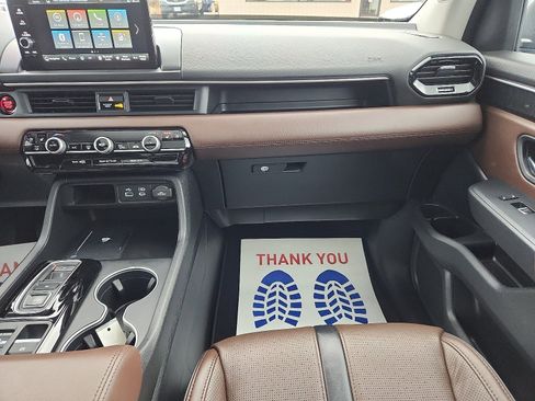 Used 2023 Honda Pilot Elite image 11