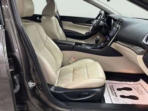Used 2016 Nissan Maxima Platinum FWD image 21