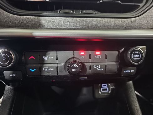 Used 2023 Jeep Compass Latitude AWD/4WD image 25