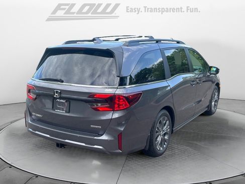 New 2026 Honda Odyssey Touring image 7