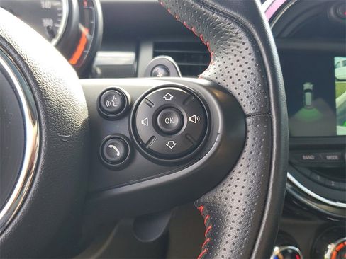 Used 2019 MINI Cooper S image 23