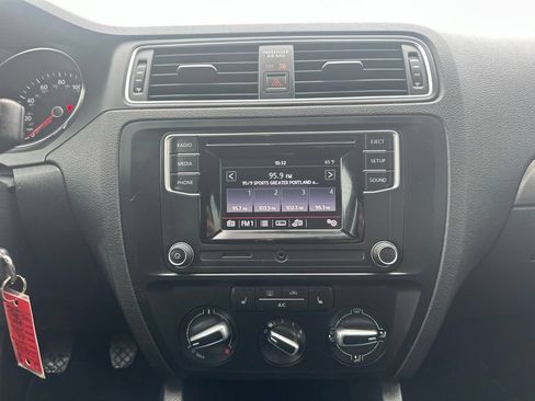 Used 2018 Volkswagen Jetta Wolfsburg Edition FWD image 20