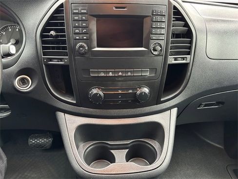 Used 2017 Mercedes-Benz Metris image 11