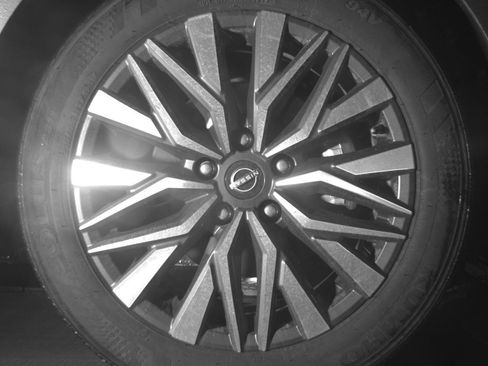 Used 2025 Nissan Altima 2.5 SV FWD image 16
