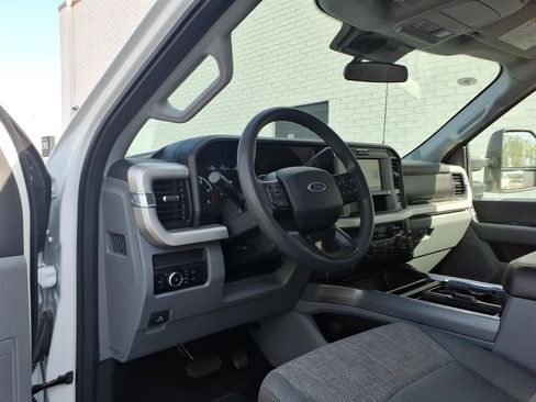 Used 2025 Ford F250 XLT w/ FX4 Off-Road Package image 5