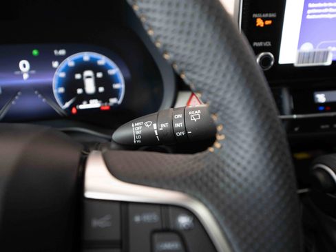 Used 2025 Toyota Sienna XLE Woodland Edition image 14