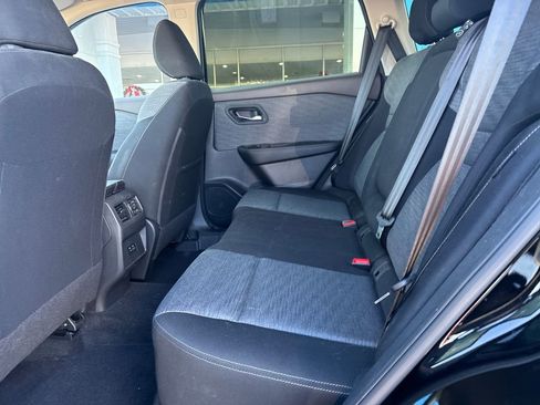 Used 2023 Nissan Rogue SV image 29