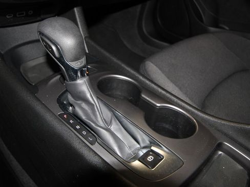 Used 2024 Chevrolet Malibu LS image 18