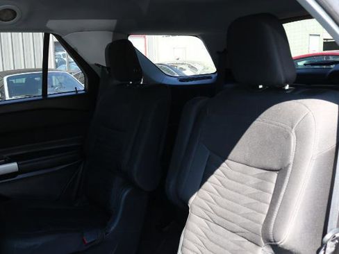Used 2020 Ford Explorer XLT RWD image 17