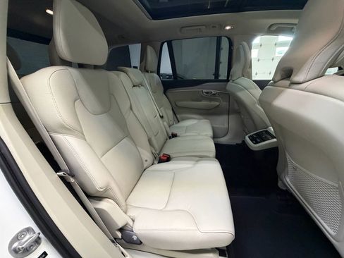 Used 2024 Volvo XC90 B5 Core AWD/4WD image 34