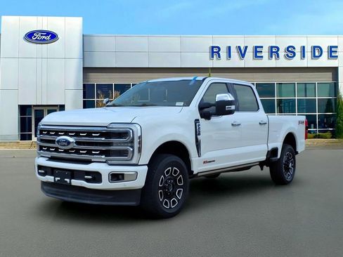 Used 2024 Ford F250 Platinum AWD/4WD image 3