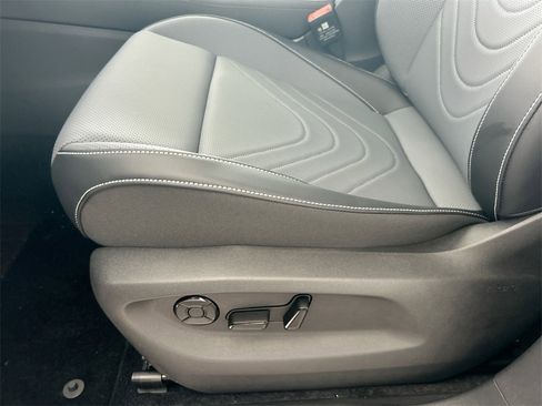 New 2026 Volkswagen Tiguan SE R-Line image 13